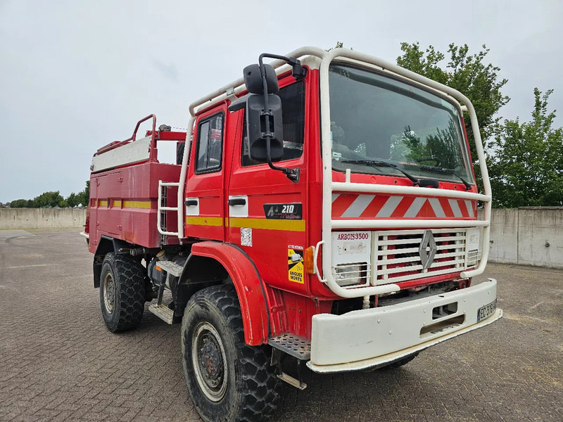 Renault M210 Arbois 3500L - Fire truck: picture 3 Renault M210 Arbois 3500L - Fire truck: picture 3