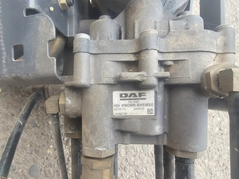 DAF Luchtdroger KNORR-BREMSE 1913300/1973210 - Spare parts for Truck: picture 4 DAF Luchtdroger KNORR-BREMSE 1913300/1973210 - Spare parts for Truck: picture 4