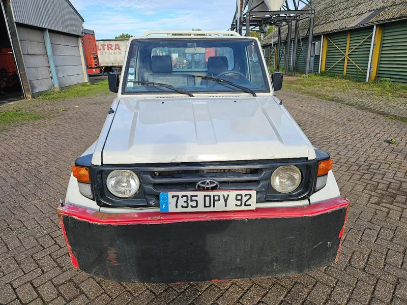 Toyota Land Cruiser LB71MOD - Pickup truck: picture 2 Toyota Land Cruiser LB71MOD - Pickup truck: picture 2
