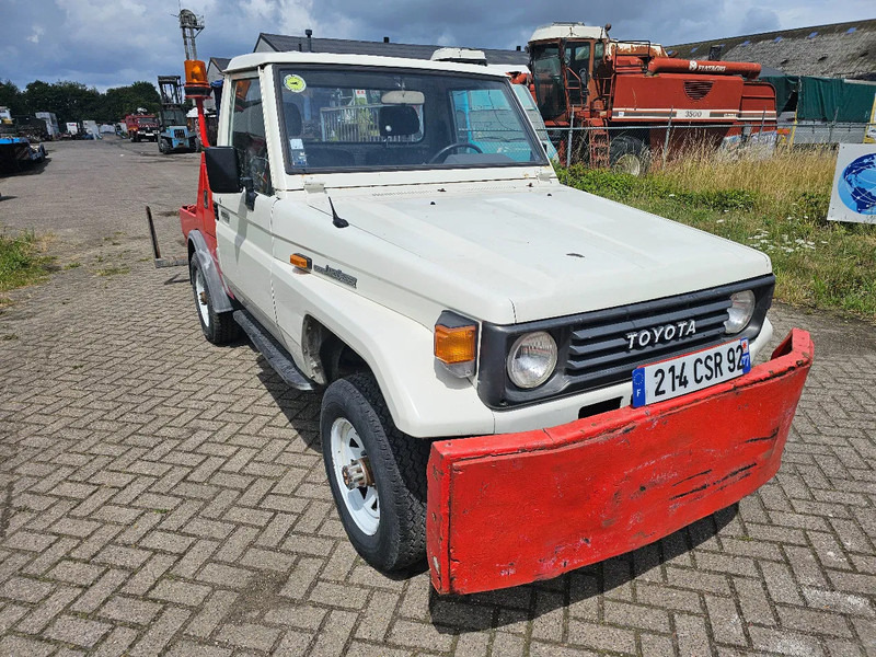 Toyota Land Cruiser LB71MOD - Car: picture 3 Toyota Land Cruiser LB71MOD - Car: picture 3