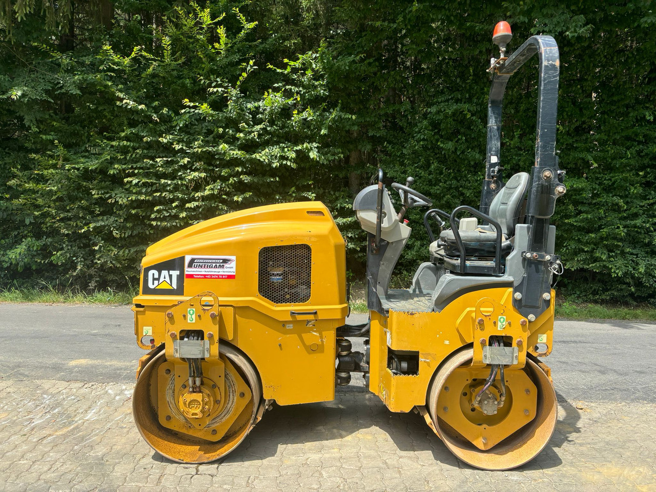 CATERPILLAR CB 4 B - Mini roller: picture 1 CATERPILLAR CB 4 B - Mini roller: picture 1