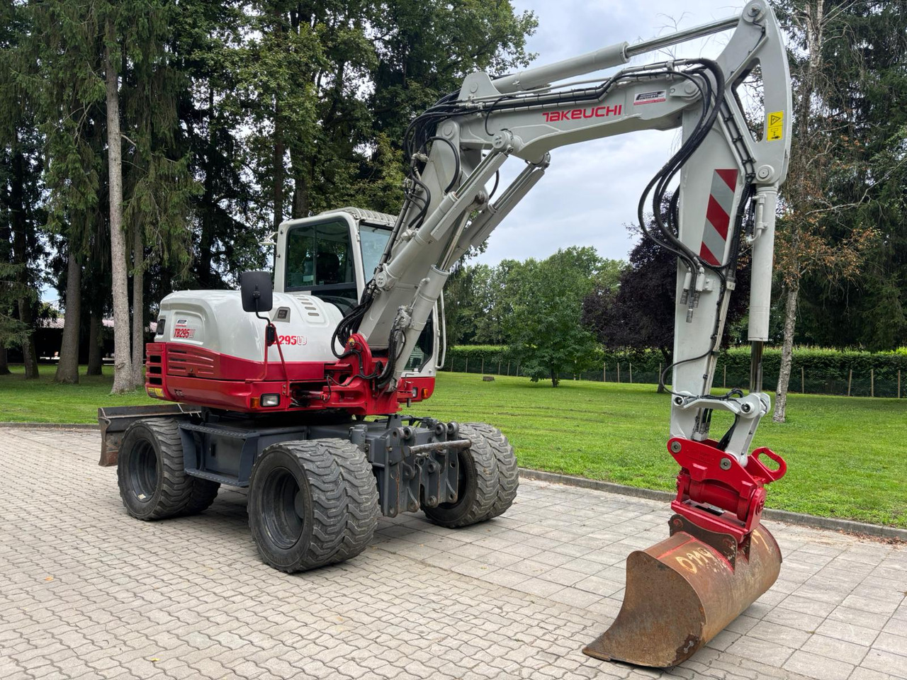 TAKEUCHI TB 295 W - Wheel excavator: picture 4 TAKEUCHI TB 295 W - Wheel excavator: picture 4