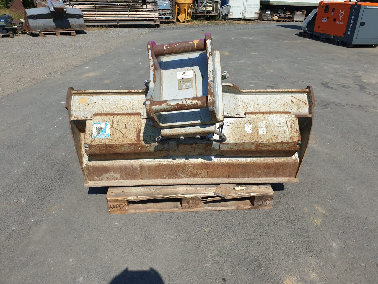 Winkelbauer Ditch-cleaning-bucket 180 cm - Excavator bucket for Crawler excavator: picture 4 Winkelbauer Ditch-cleaning-bucket 180 cm - Excavator bucket for Crawler excavator: picture 4