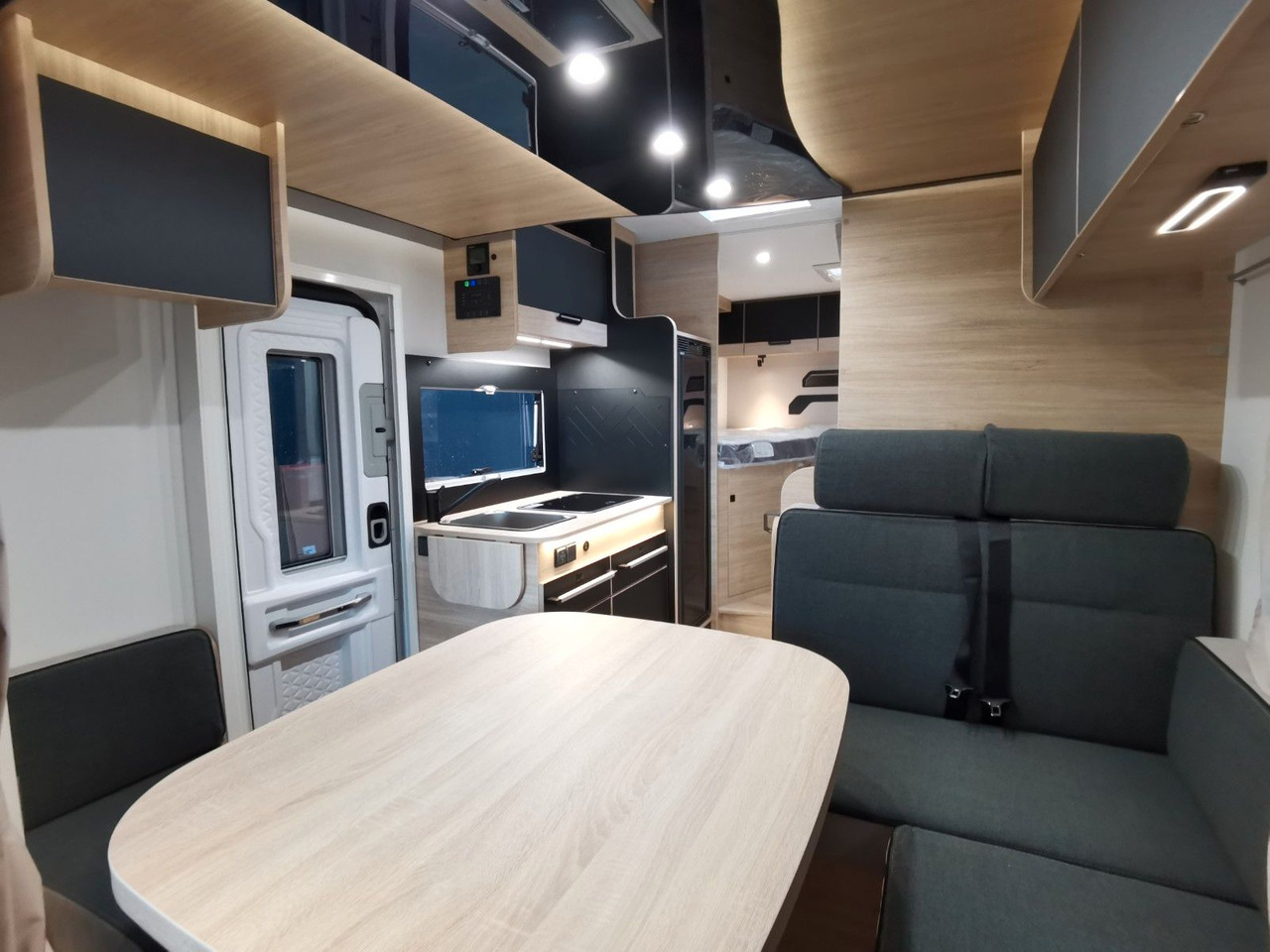Semi-integrated motorhome Chausson 627 TITANIUM / - 2026 -/ EINZELBETTEN & HUBBETT: picture 14