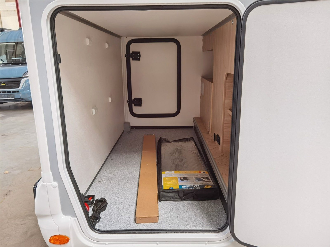 Semi-integrated motorhome Chausson 797 TITANIUM / - 2026 - / 4.1T. / EINZELBETTEN: picture 12