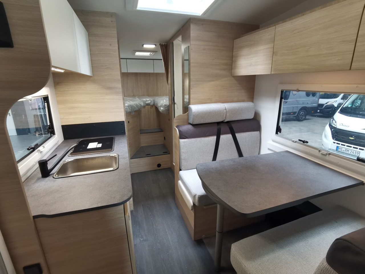 Alcove motorhome Chausson C 727 FIRST LINE /140PS / EINZELBETTEN & ALKOVEN: picture 11 Alcove motorhome Chausson C 727 FIRST LINE /140PS / EINZELBETTEN & ALKOVEN: picture 11