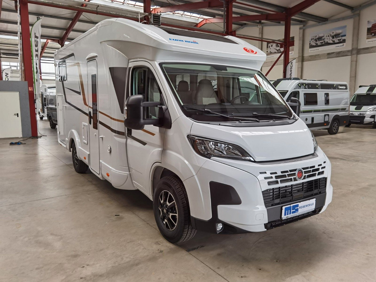 Semi-integrated motorhome Eura Mobil PROFILA T 695 EB / MODELL 2026 / EINZELBETTEN: picture 9