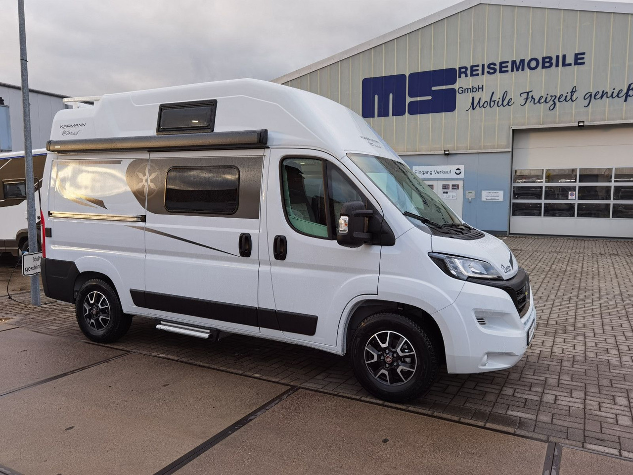 Karmann DEXTER 550 / 140PS / CONCEPT - PAKET & HUBBETT - Camper van: picture 4 Karmann DEXTER 550 / 140PS / CONCEPT - PAKET & HUBBETT - Camper van: picture 4