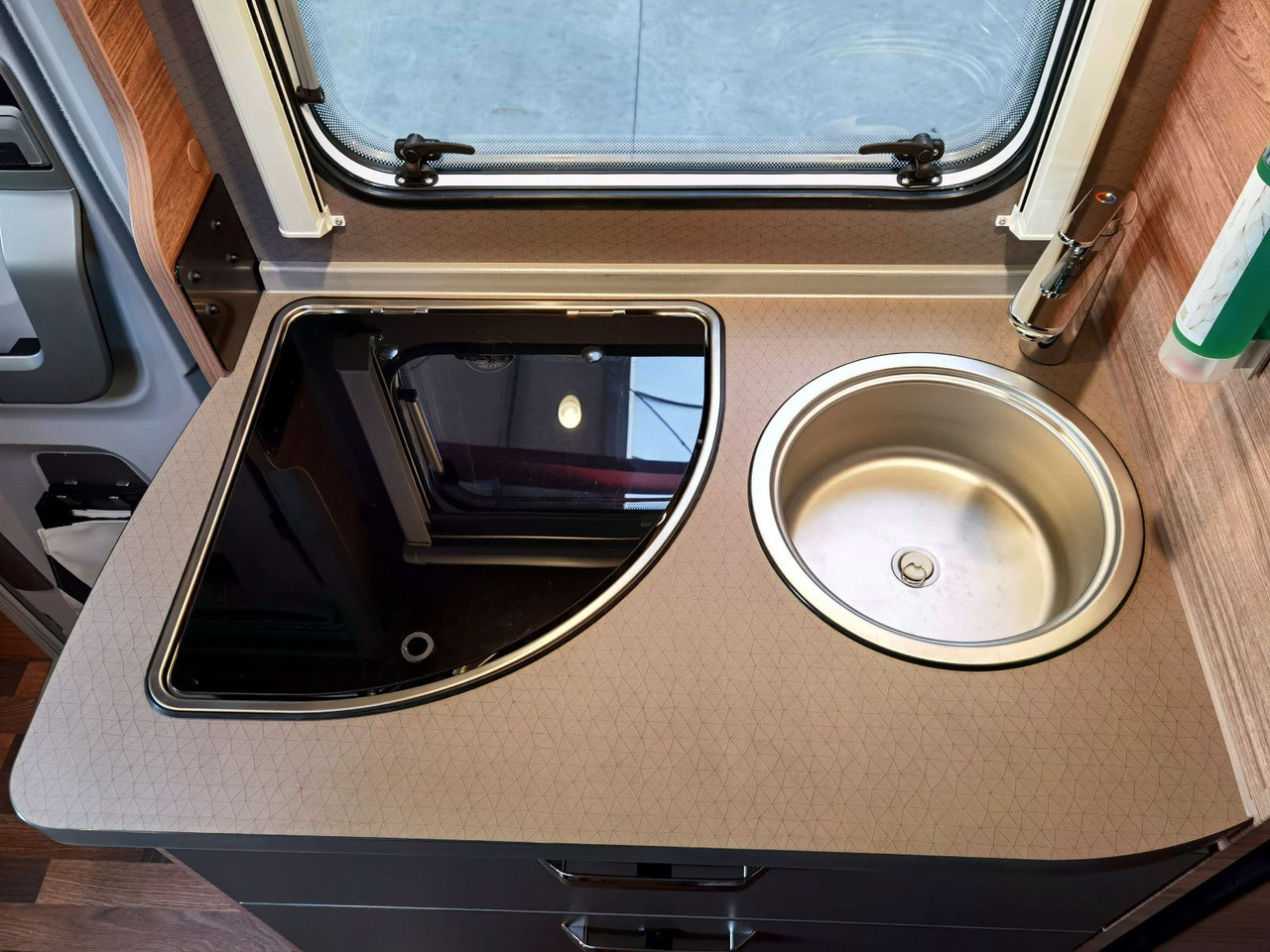 Semi-integrated motorhome Weinsberg CARACOMPACT 600 MEG EDITION PEPPER / MODELL 2025: picture 16