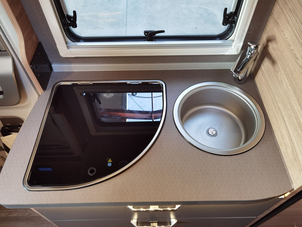 Semi-integrated motorhome Weinsberg CARACOMPACT 640 MEG EDITION-PEPPER /-MODELL 2025: picture 12