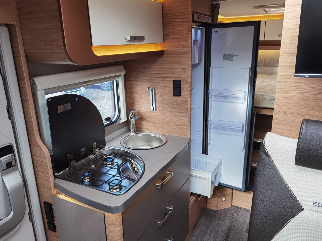 New Semi-integrated motorhome Weinsberg CARACOMPACT 640 MEG EDITION-PEPPER /-MODELL 2025 Weinsberg CARACOMPACT 640 MEG EDITION-PEPPER /-MODELL 2025: picture 17