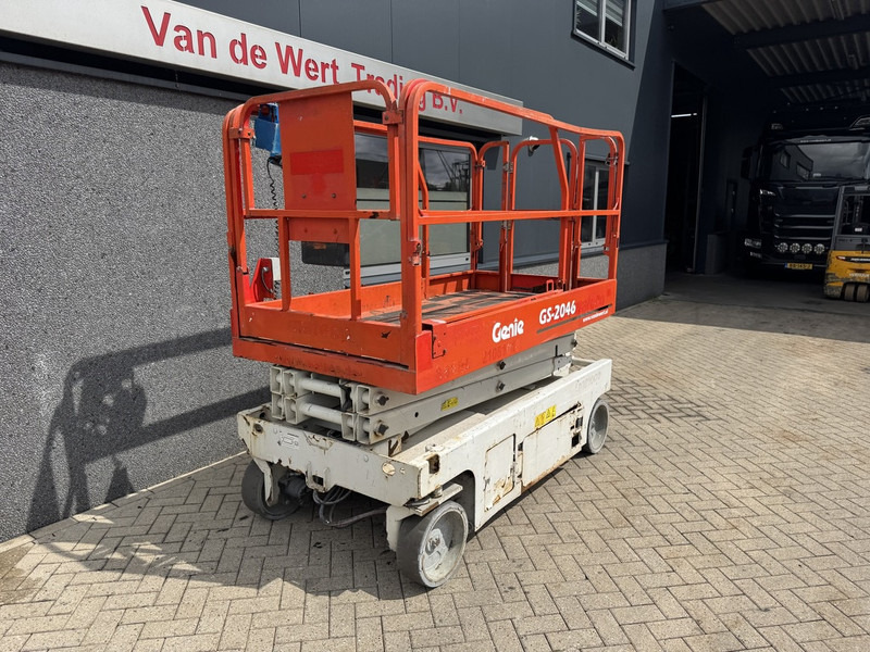 Genie GS2046 schaarlift schaar hoogwerker 2012 uur 8mtr werkhoogte - Scissor lift: picture 3 Genie GS2046 schaarlift schaar hoogwerker 2012 uur 8mtr werkhoogte - Scissor lift: picture 3