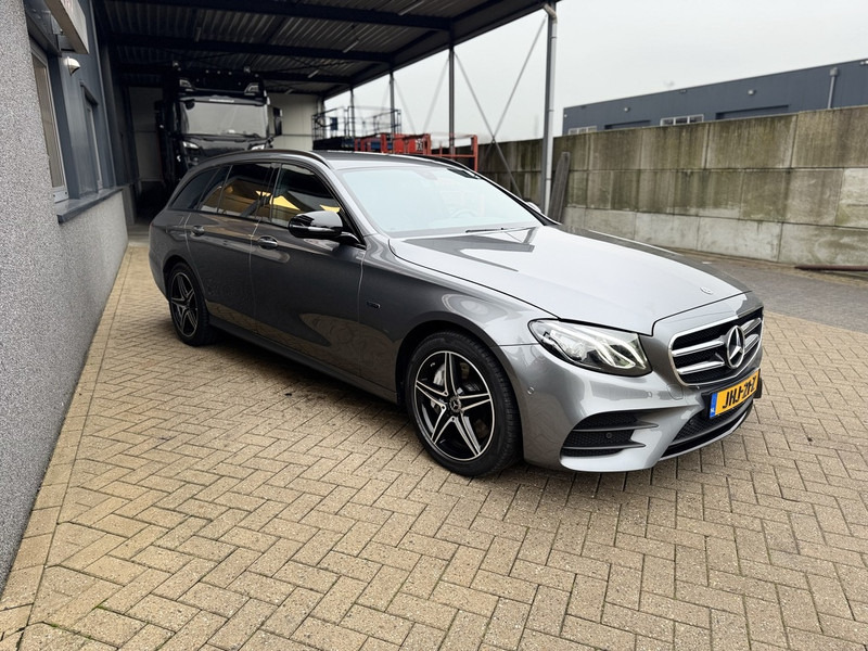 Mercedes-Benz E-Klasse Estate 300 de AMG Line 2020 Led / ACC / Leder - Car: picture 5 Mercedes-Benz E-Klasse Estate 300 de AMG Line 2020 Led / ACC / Leder - Car: picture 5