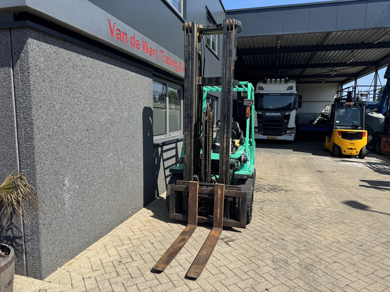 Mitsubishi FD30K - Diesel forklift: picture 4 Mitsubishi FD30K - Diesel forklift: picture 4