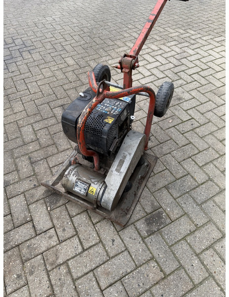 REVO DVW2500 hatz diesel 2008 met wielstel - Vibratory plate: picture 3 REVO DVW2500 hatz diesel 2008 met wielstel - Vibratory plate: picture 3