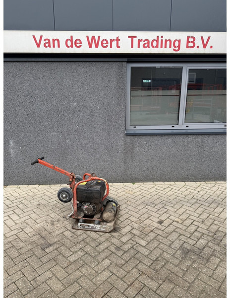 REVO DVW2500 hatz diesel 2008 met wielstel - Vibratory plate: picture 1 REVO DVW2500 hatz diesel 2008 met wielstel - Vibratory plate: picture 1