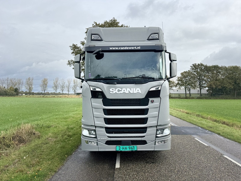 Scania S450 NGS 6X2 Machine Transporter / Oprij Vrachtwagen Euro 6 Automaat - Full Air - 2019 - APK 11-26 - Autotransporter truck: picture 3 Scania S450 NGS 6X2 Machine Transporter / Oprij Vrachtwagen Euro 6 Automaat - Full Air - 2019 - APK 11-26 - Autotransporter truck: picture 3