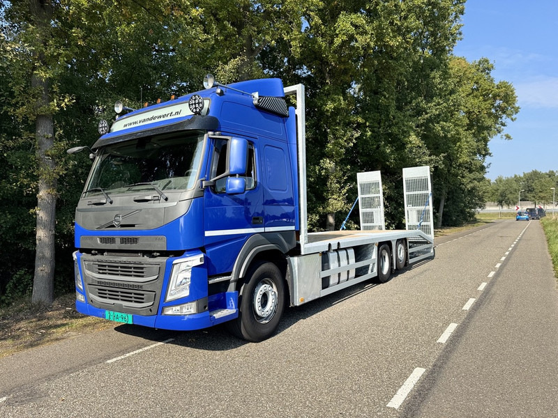 Volvo FM370 6X2 Machine Transporter / Oprij Vrachtwagen 2019 / EURO 6 / 550DKM / Steering Wheel / APK 11-2026 - Autotransporter truck: picture 1 Volvo FM370 6X2 Machine Transporter / Oprij Vrachtwagen 2019 / EURO 6 / 550DKM / Steering Wheel / APK 11-2026 - Autotransporter truck: picture 1