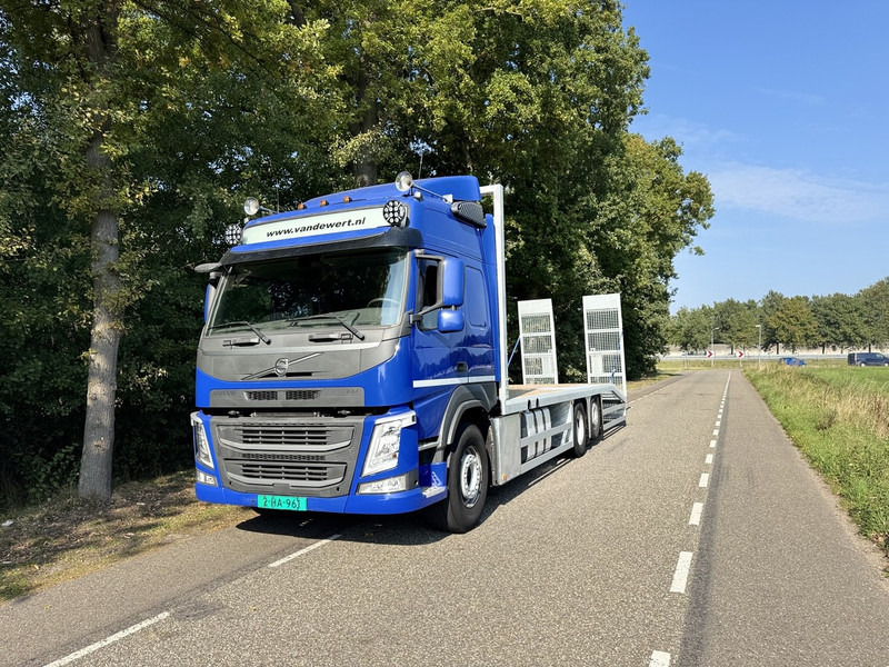 Volvo FM370 6X2 Machine Transporter / Oprij Vrachtwagen 2019 / EURO 6 / 550DKM / Steering Wheel / APK 11-2026 - Autotransporter truck: picture 2 Volvo FM370 6X2 Machine Transporter / Oprij Vrachtwagen 2019 / EURO 6 / 550DKM / Steering Wheel / APK 11-2026 - Autotransporter truck: picture 2