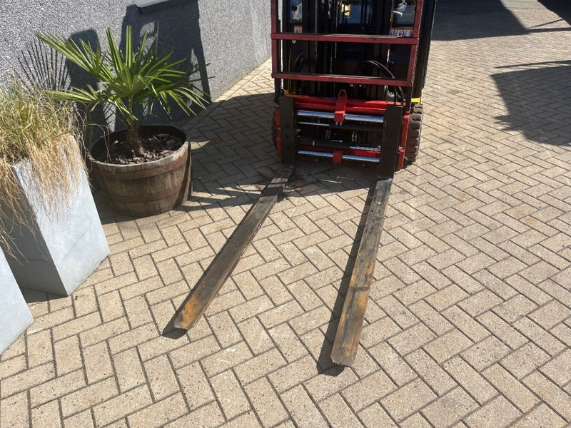 Yale ERP20VF duplo330 sideshift forkpositioner 2016 electrisch - Electric forklift: picture 4 Yale ERP20VF duplo330 sideshift forkpositioner 2016 electrisch - Electric forklift: picture 4