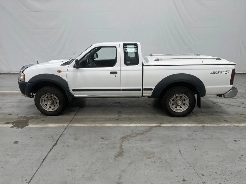 Nissan Navara 2.5 Di / EURO 3 - Car: picture 2 Nissan Navara 2.5 Di / EURO 3 - Car: picture 2