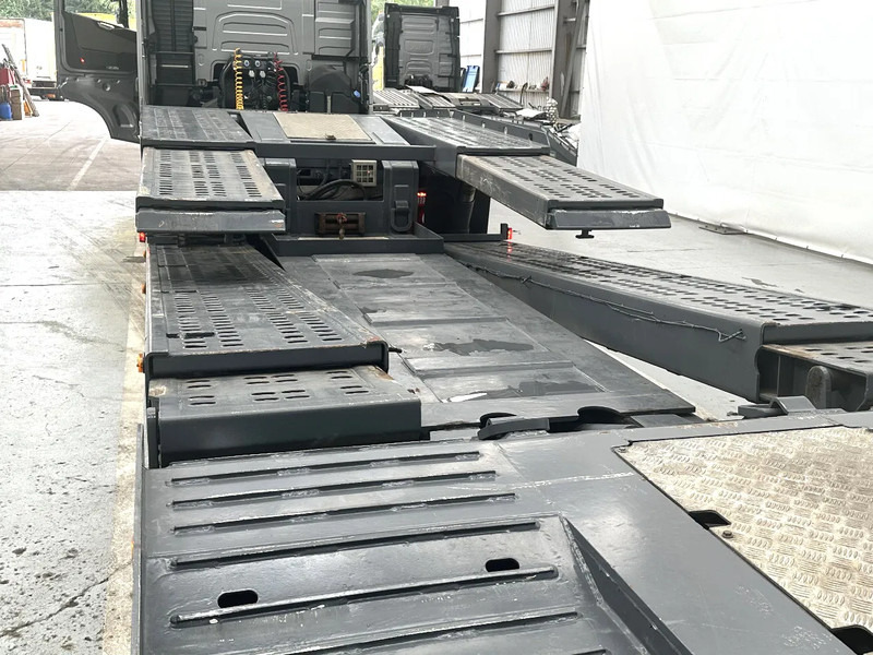 VS MONT FH 13.460 VSA T02 extensible met/avec/with VOLVO FH 460 Globetrotter / 6x2 / VEB / EURO 6 / PTO - Low loader semi-trailer: picture 4 VS MONT FH 13.460 VSA T02 extensible met/avec/with VOLVO FH 460 Globetrotter / 6x2 / VEB / EURO 6 / PTO - Low loader semi-trailer: picture 4