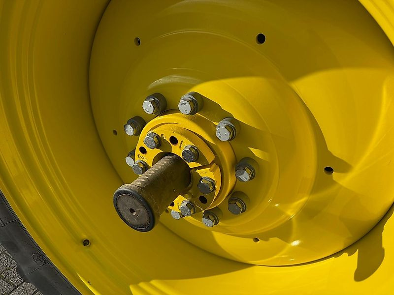 John Deere 6R155 AP 50KM COMMAND-PRO G5-PLUS 2024 415 UUR DEMO!!! - Farm tractor: picture 5 John Deere 6R155 AP 50KM COMMAND-PRO G5-PLUS 2024 415 UUR DEMO!!! - Farm tractor: picture 5