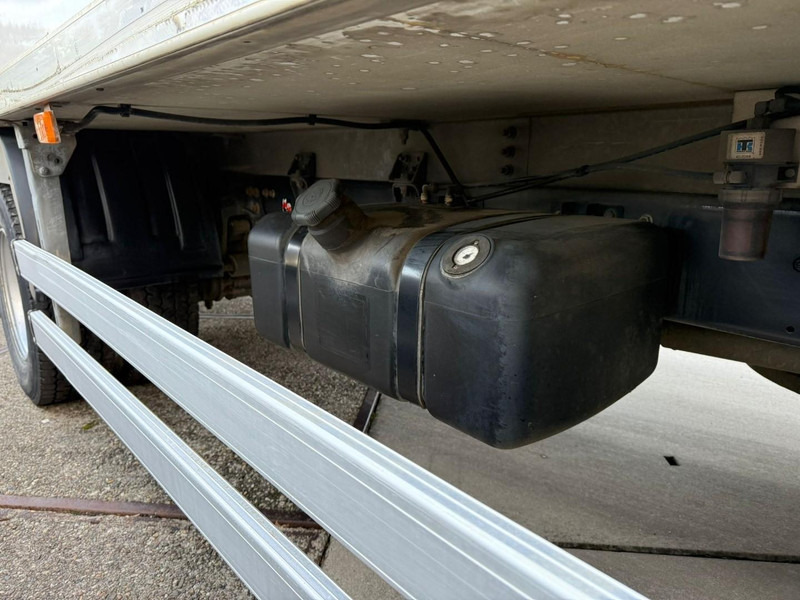 Renault D210.14 Frigobox Multitemp + Taillift THERMO KING T800R leasing Renault D210.14 Frigobox Multitemp + Taillift THERMO KING T800R: picture 13 Renault D210.14 Frigobox Multitemp + Taillift THERMO KING T800R leasing Renault D210.14 Frigobox Multitemp + Taillift THERMO KING T800R: picture 13