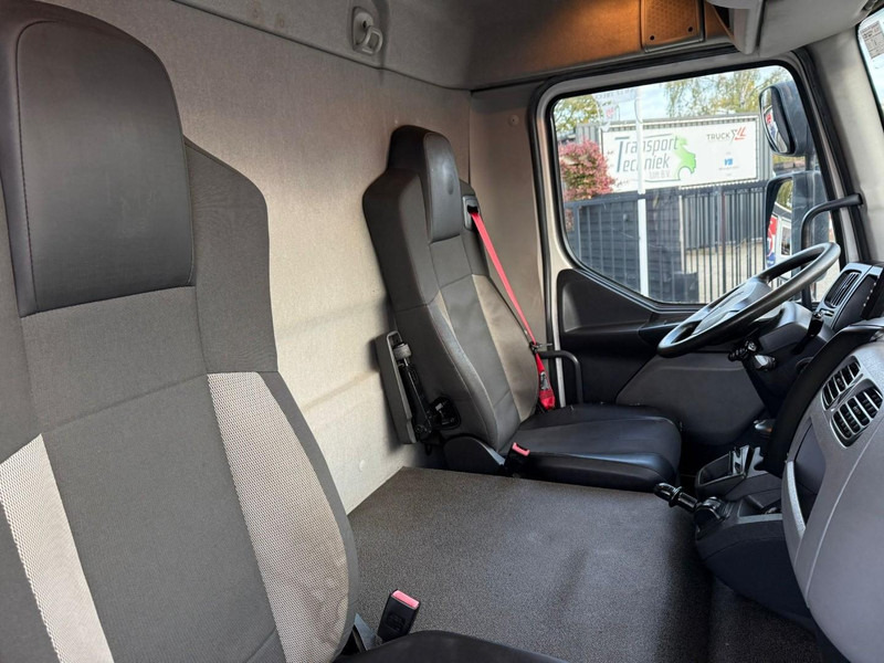 Renault D210.14 Frigobox Multitemp + Taillift THERMO KING T800R leasing Renault D210.14 Frigobox Multitemp + Taillift THERMO KING T800R: picture 19 Renault D210.14 Frigobox Multitemp + Taillift THERMO KING T800R leasing Renault D210.14 Frigobox Multitemp + Taillift THERMO KING T800R: picture 19