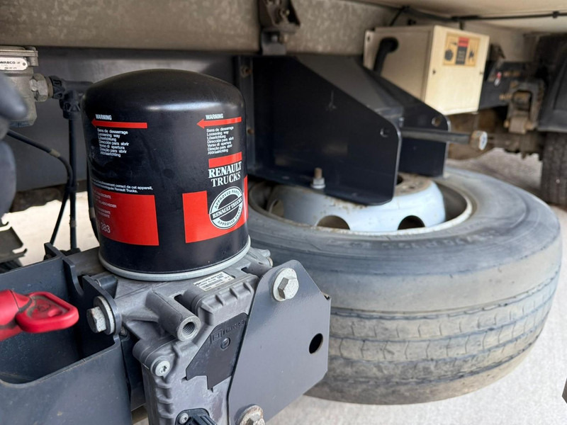 Renault D210.14 Frigobox Multitemp + Taillift THERMO KING T800R leasing Renault D210.14 Frigobox Multitemp + Taillift THERMO KING T800R: picture 12 Renault D210.14 Frigobox Multitemp + Taillift THERMO KING T800R leasing Renault D210.14 Frigobox Multitemp + Taillift THERMO KING T800R: picture 12