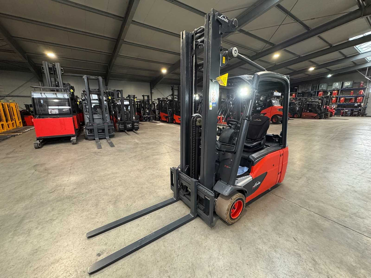 07/2019 SERVICE + UVV 12/2026 LINDE E18L-02 EVO 1.800KG TRIPLEX 12.070 HOURS - Forklift: picture 3 07/2019 SERVICE + UVV 12/2026 LINDE E18L-02 EVO 1.800KG TRIPLEX 12.070 HOURS - Forklift: picture 3