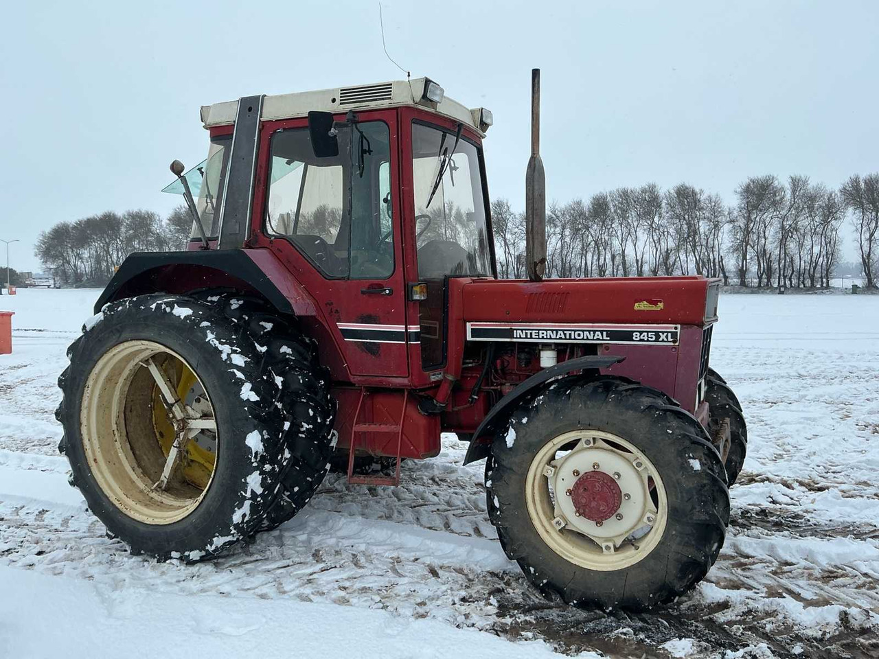 1984 CASE INTERNATIONAL 845XL ALL-WHEEL DRIVE FARM TRACTOR - Farm tractor: picture 4 1984 CASE INTERNATIONAL 845XL ALL-WHEEL DRIVE FARM TRACTOR - Farm tractor: picture 4