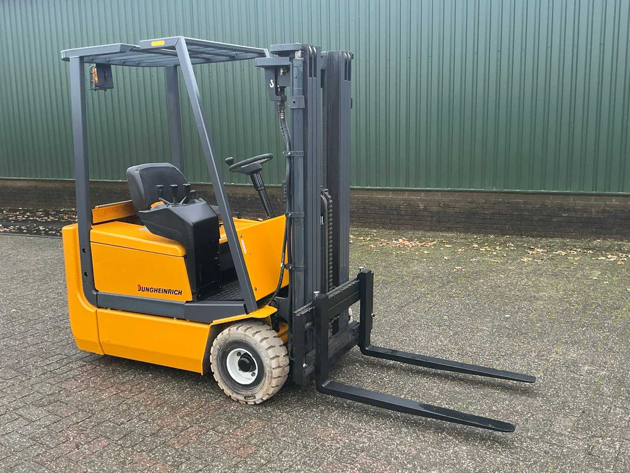 2000 JUNGHEINRICH FORKLIFT - Forklift: picture 2 2000 JUNGHEINRICH FORKLIFT - Forklift: picture 2