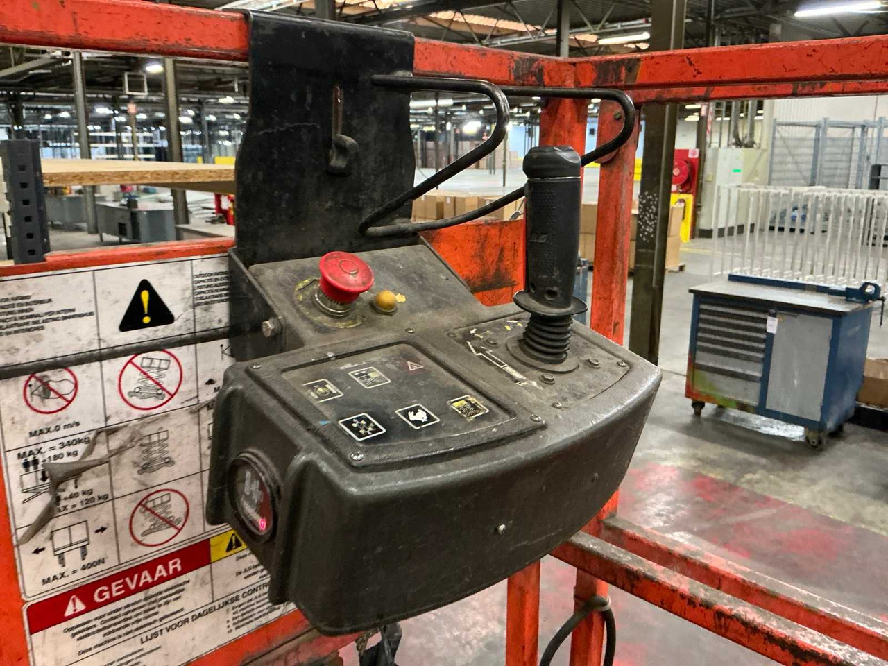 2001 JLG 2033E3 AERIAL PLATFORM - Aerial platform: picture 5 2001 JLG 2033E3 AERIAL PLATFORM - Aerial platform: picture 5