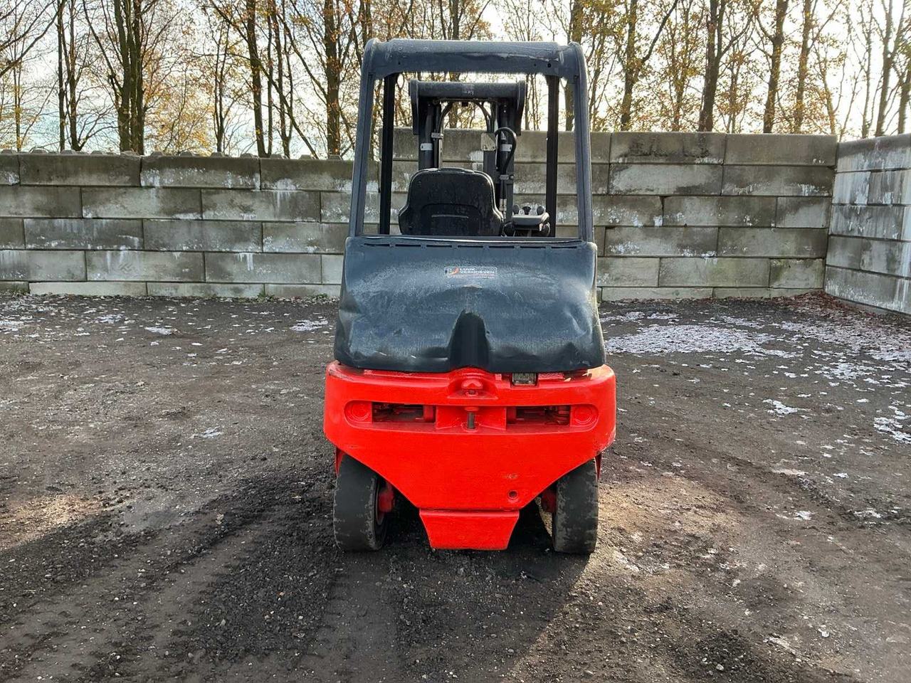 2001 LINDE E25-02 FORKLIFT - Forklift: picture 4 2001 LINDE E25-02 FORKLIFT - Forklift: picture 4