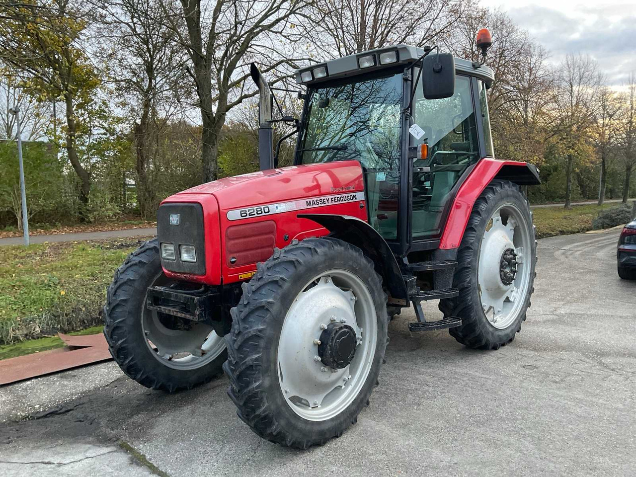 2002 MASSEY FERGUSON 6280 ALL-WHEEL DRIVE FARM TRACTOR - Farm tractor: picture 1 2002 MASSEY FERGUSON 6280 ALL-WHEEL DRIVE FARM TRACTOR - Farm tractor: picture 1
