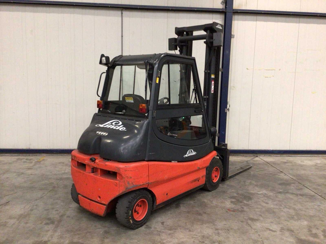 2003 LINDE E30 FORKLIFT - Forklift: picture 2 2003 LINDE E30 FORKLIFT - Forklift: picture 2