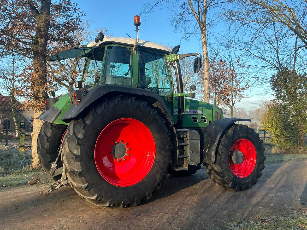 2004 FENDT 818 VARIO TMS ALL-WHEEL DRIVE FARM TRACTOR - Farm tractor: picture 3 2004 FENDT 818 VARIO TMS ALL-WHEEL DRIVE FARM TRACTOR - Farm tractor: picture 3