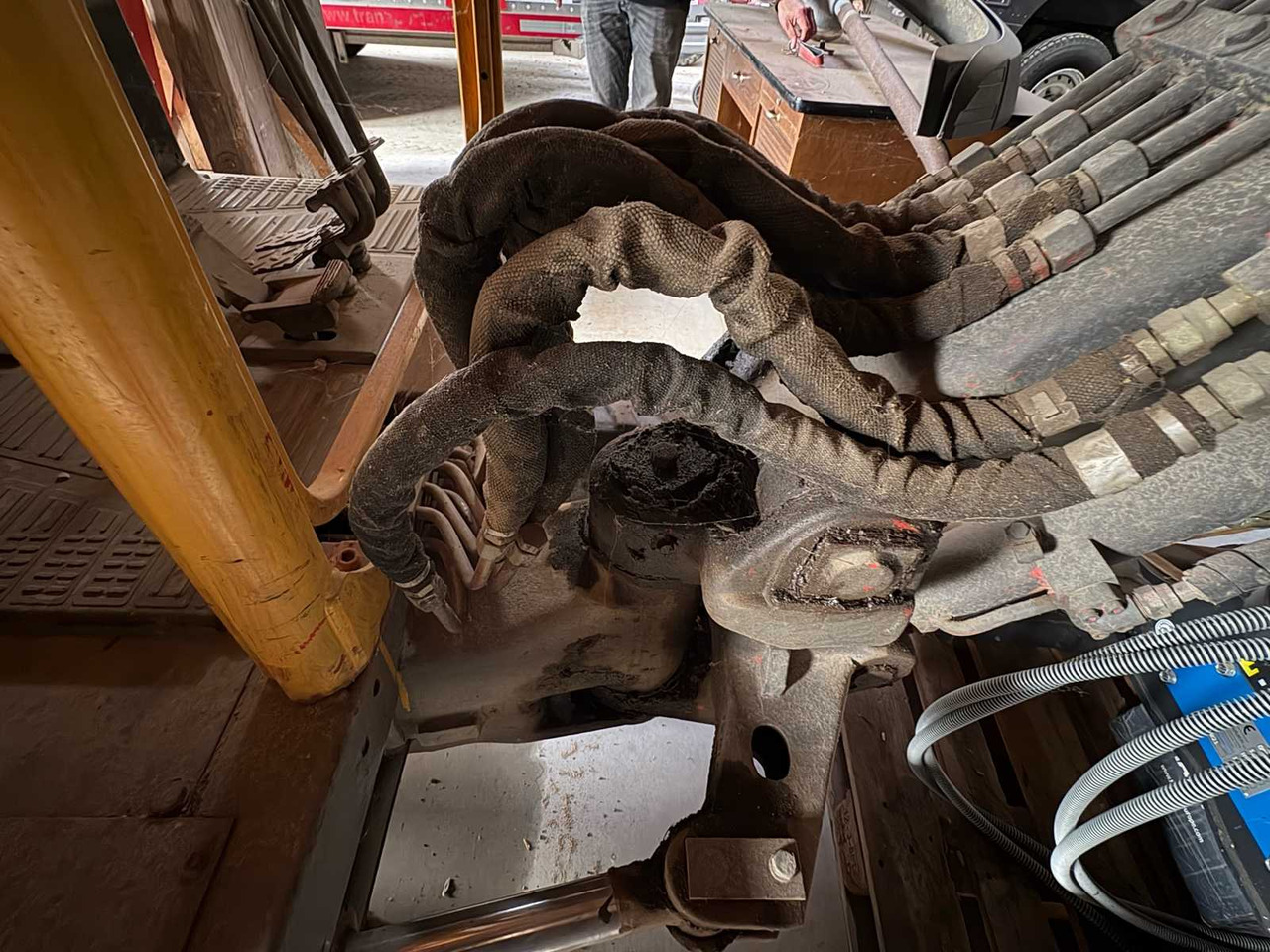 Excavator 2004 VOLVO EC27C CRAWLER EXCAVATOR: picture 8