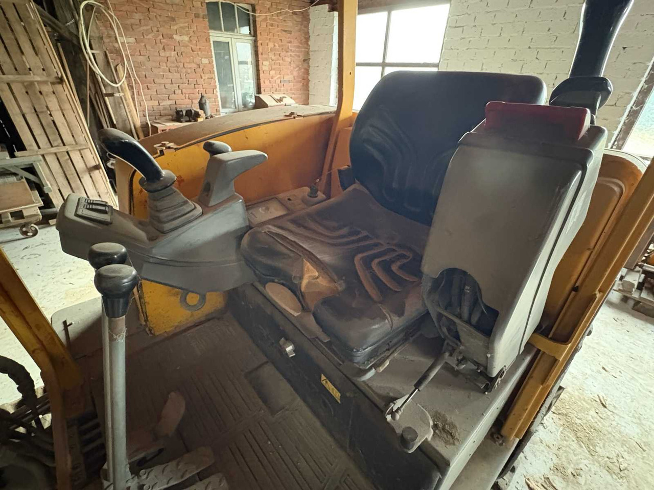 Excavator 2004 VOLVO EC27C CRAWLER EXCAVATOR: picture 12