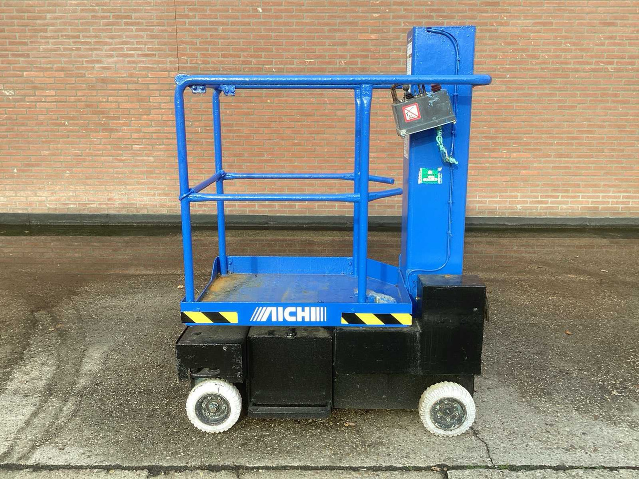 2006 AICHI SV 04 B AERIAL PLATFORM - Aerial platform: picture 2 2006 AICHI SV 04 B AERIAL PLATFORM - Aerial platform: picture 2