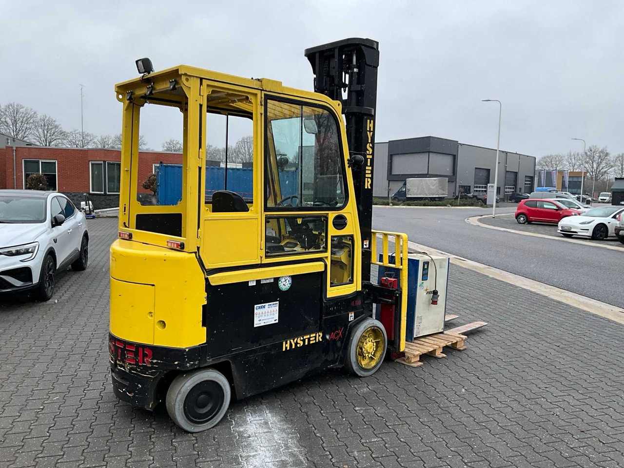 2007 HYSTER E4.50XL ELECTRIC FORKLIFT TRUCK - Forklift: picture 5 2007 HYSTER E4.50XL ELECTRIC FORKLIFT TRUCK - Forklift: picture 5