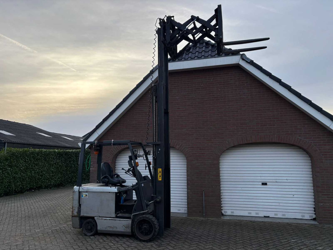 2007 NISSAN 30U FORKLIFT - Forklift: picture 4 2007 NISSAN 30U FORKLIFT - Forklift: picture 4