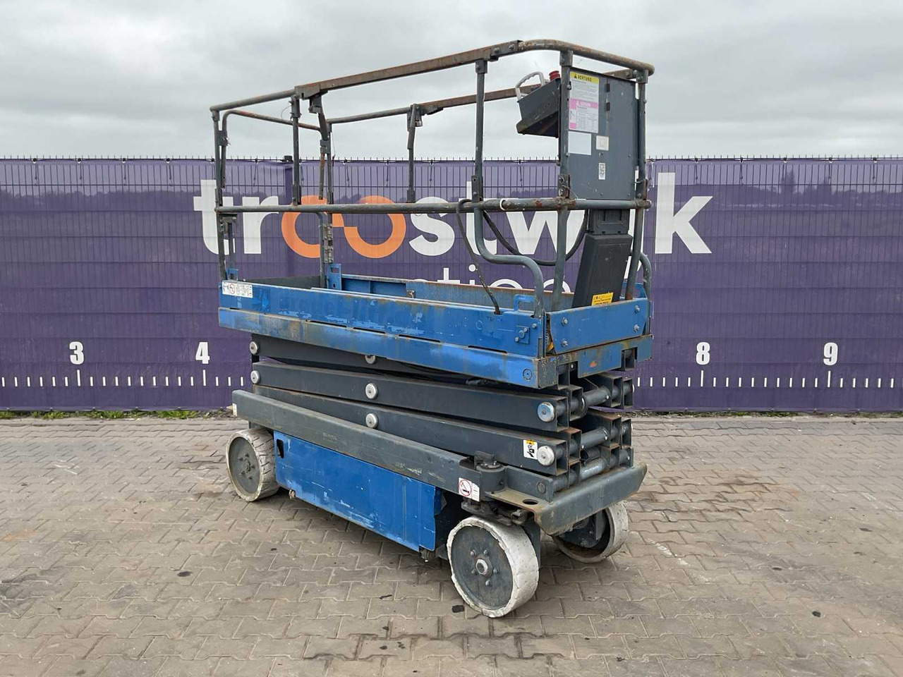 2008 - AICHI - SV060NL - SCISSOR LIFT - Aerial platform: picture 2 2008 - AICHI - SV060NL - SCISSOR LIFT - Aerial platform: picture 2