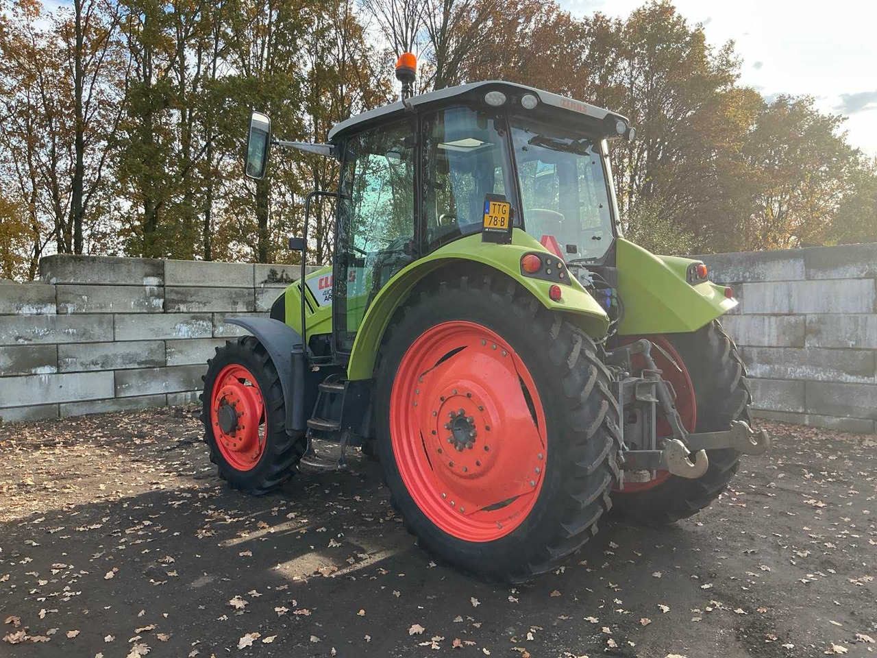 2012 CLAAS 410 ARION FOUR-WHEEL DRIVE FARM TRACTOR - Farm tractor: picture 3 2012 CLAAS 410 ARION FOUR-WHEEL DRIVE FARM TRACTOR - Farm tractor: picture 3