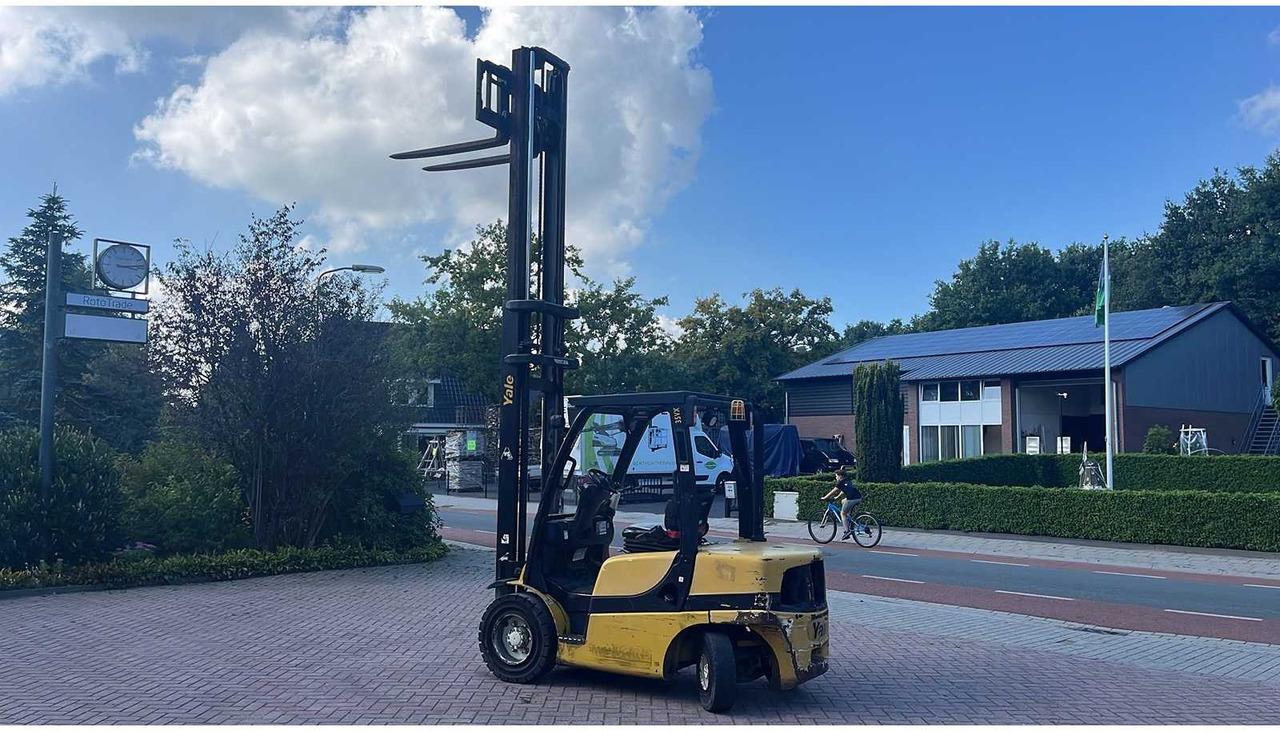 2012 YALE GDP35VX FORKLIFT - Forklift: picture 4 2012 YALE GDP35VX FORKLIFT - Forklift: picture 4