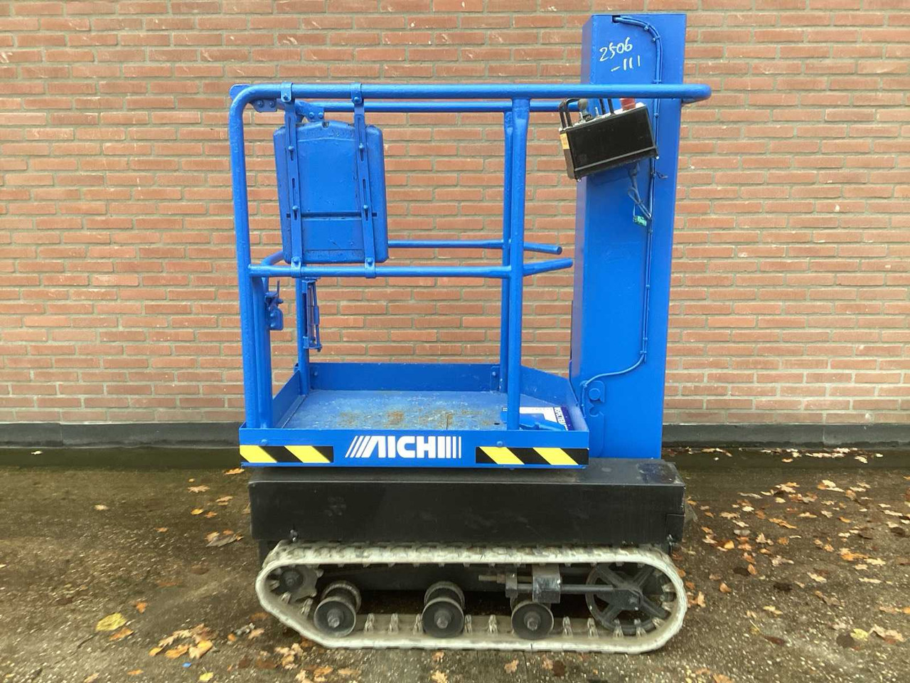 2014 AICHI RM 04 B CRAWLER BOOM LIFT - Aerial platform: picture 1 2014 AICHI RM 04 B CRAWLER BOOM LIFT - Aerial platform: picture 1