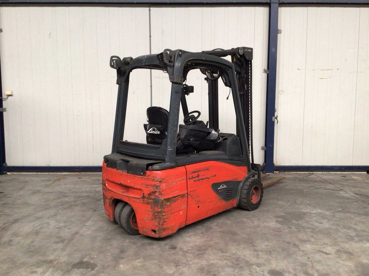 2014 LINDE E18 FORKLIFT - Forklift: picture 2 2014 LINDE E18 FORKLIFT - Forklift: picture 2