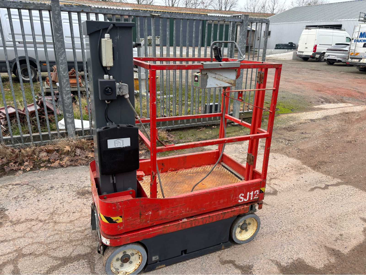 2014 SKYJACK SJ12 2014 AERIAL PLATFORM - Aerial platform: picture 5 2014 SKYJACK SJ12 2014 AERIAL PLATFORM - Aerial platform: picture 5