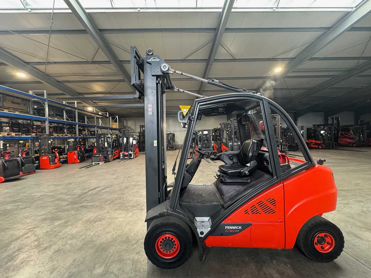 2015 SERVICE + UVV 09/2026 LINDE H30T 3,000KG TRIPLEX 645CM GAS FORKLIFT FORKLIFT 4,066 HOURS - Forklift: picture 2 2015 SERVICE + UVV 09/2026 LINDE H30T 3,000KG TRIPLEX 645CM GAS FORKLIFT FORKLIFT 4,066 HOURS - Forklift: picture 2